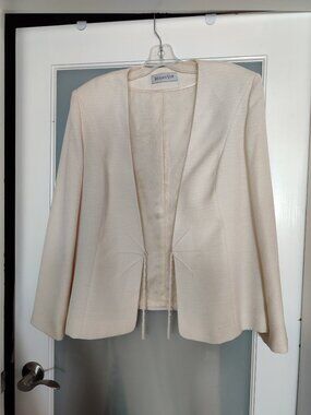 EUC Jacques Vert Ivory  Cream Beaded tie Front Textured Blazer Size 18